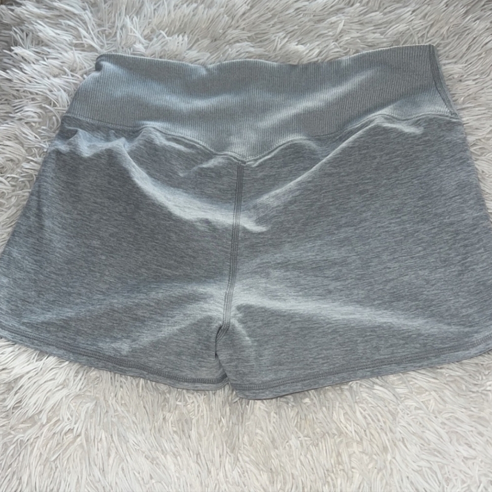 ALO YOGA Alosoft Aura Shorts Grey - Picture 3 of 4